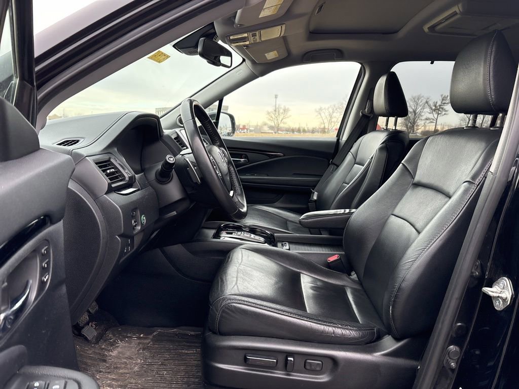 Used 2017 Honda Pilot Touring image 17