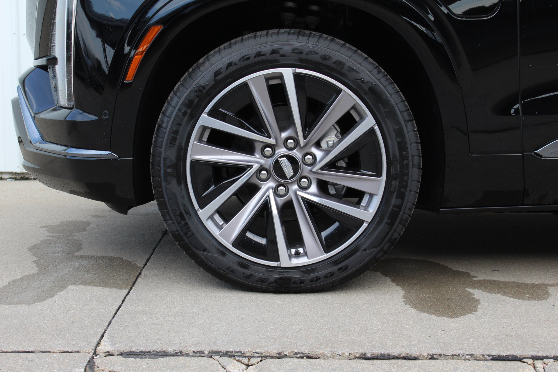 New 2026 Cadillac Vistiq Sport AWD/4WD image 10
