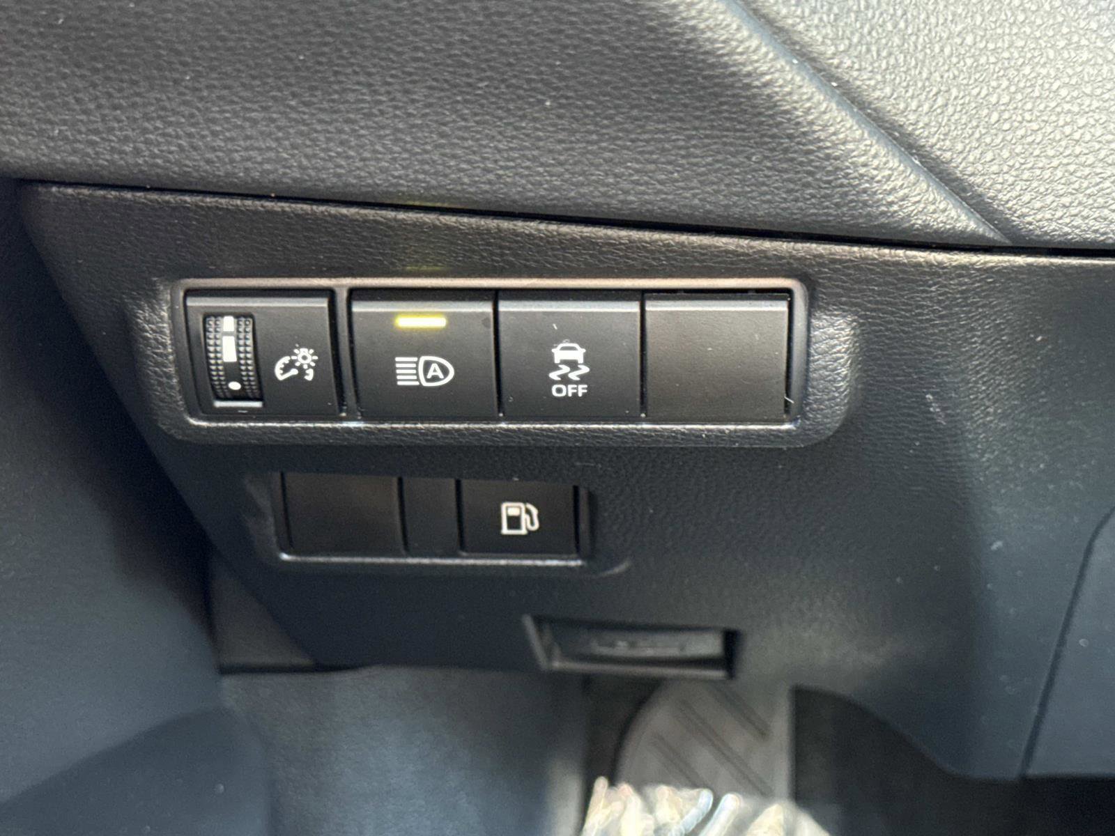 Used 2024 Toyota Corolla Cross SE image 13