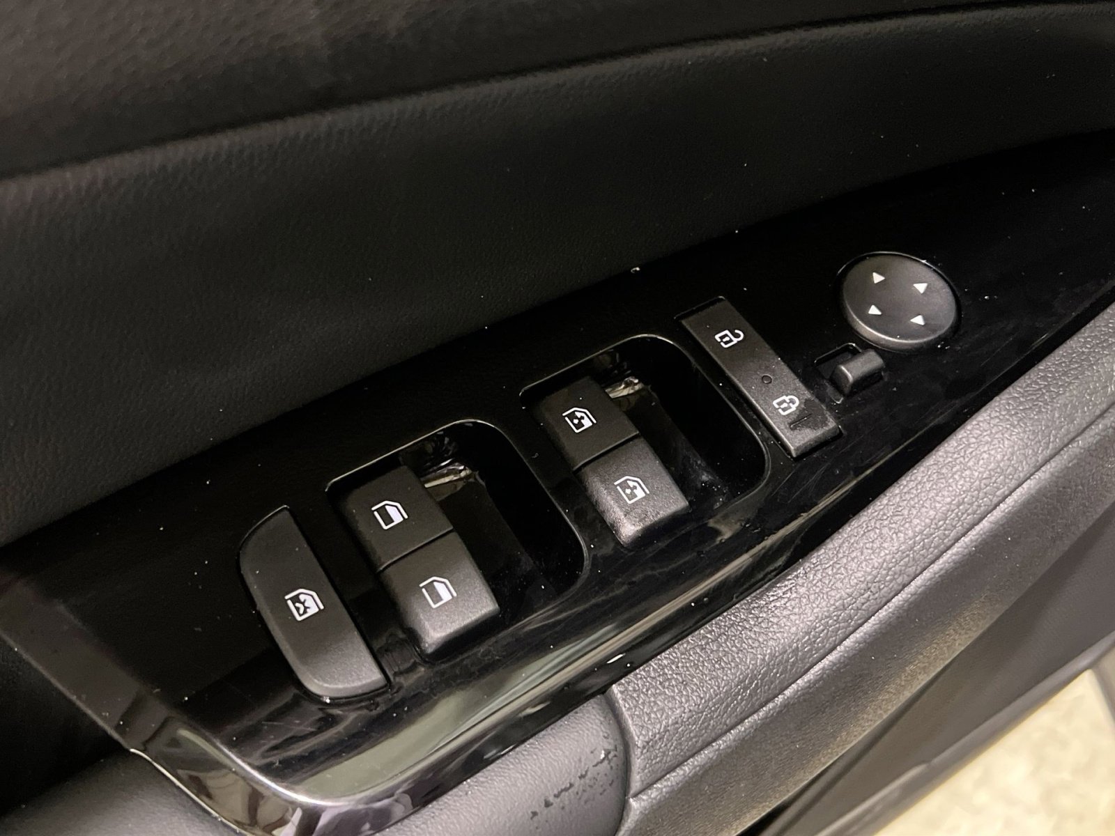 Used 2023 Kia Sportage EX image 30