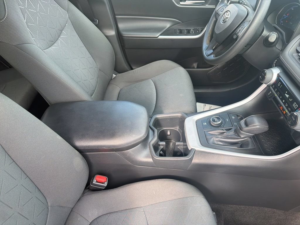 Used 2023 Toyota RAV4 XLE AWD/4WD image 39