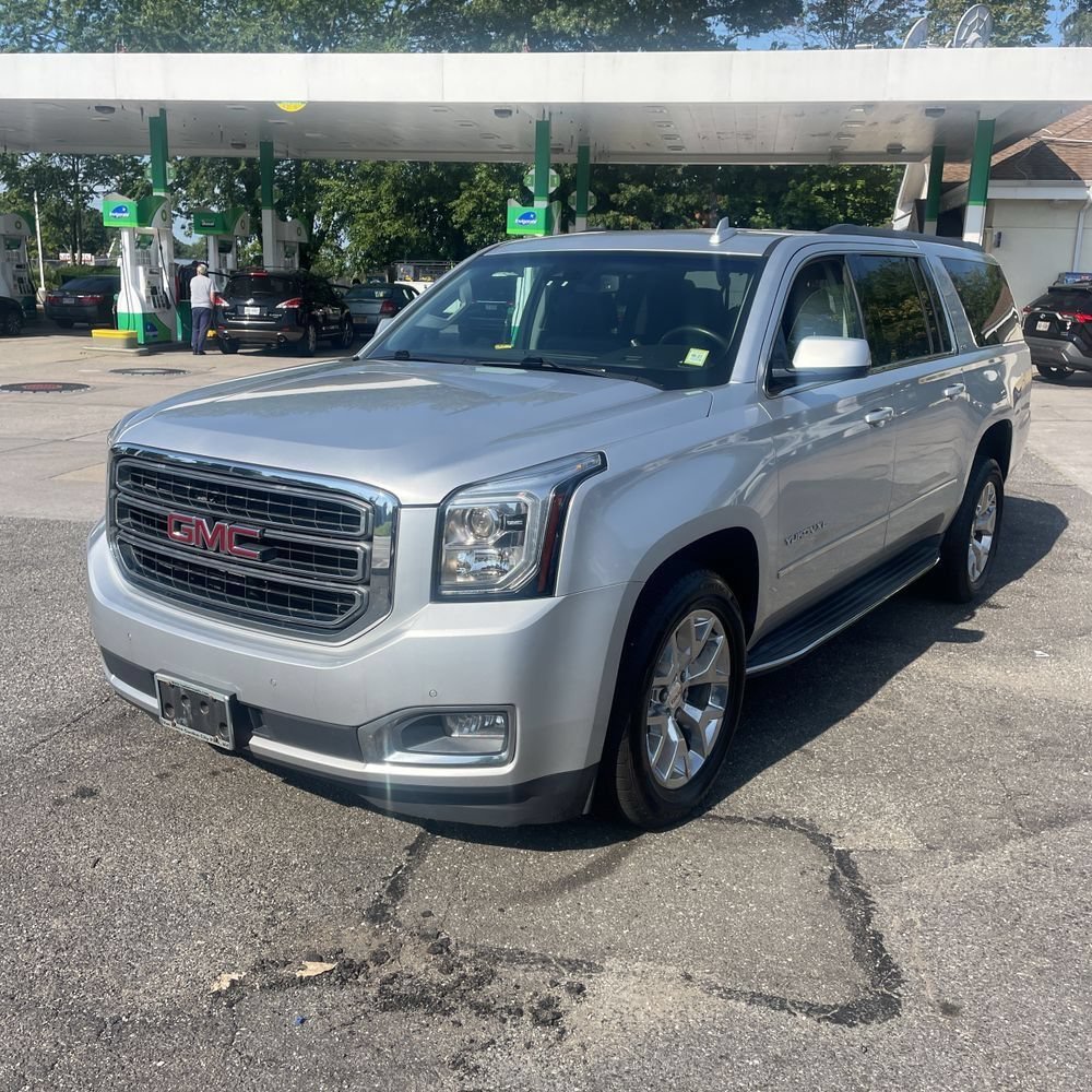 Used 2017 GMC Yukon XL SLT w/ Open Road Package AWD/4WD image 2