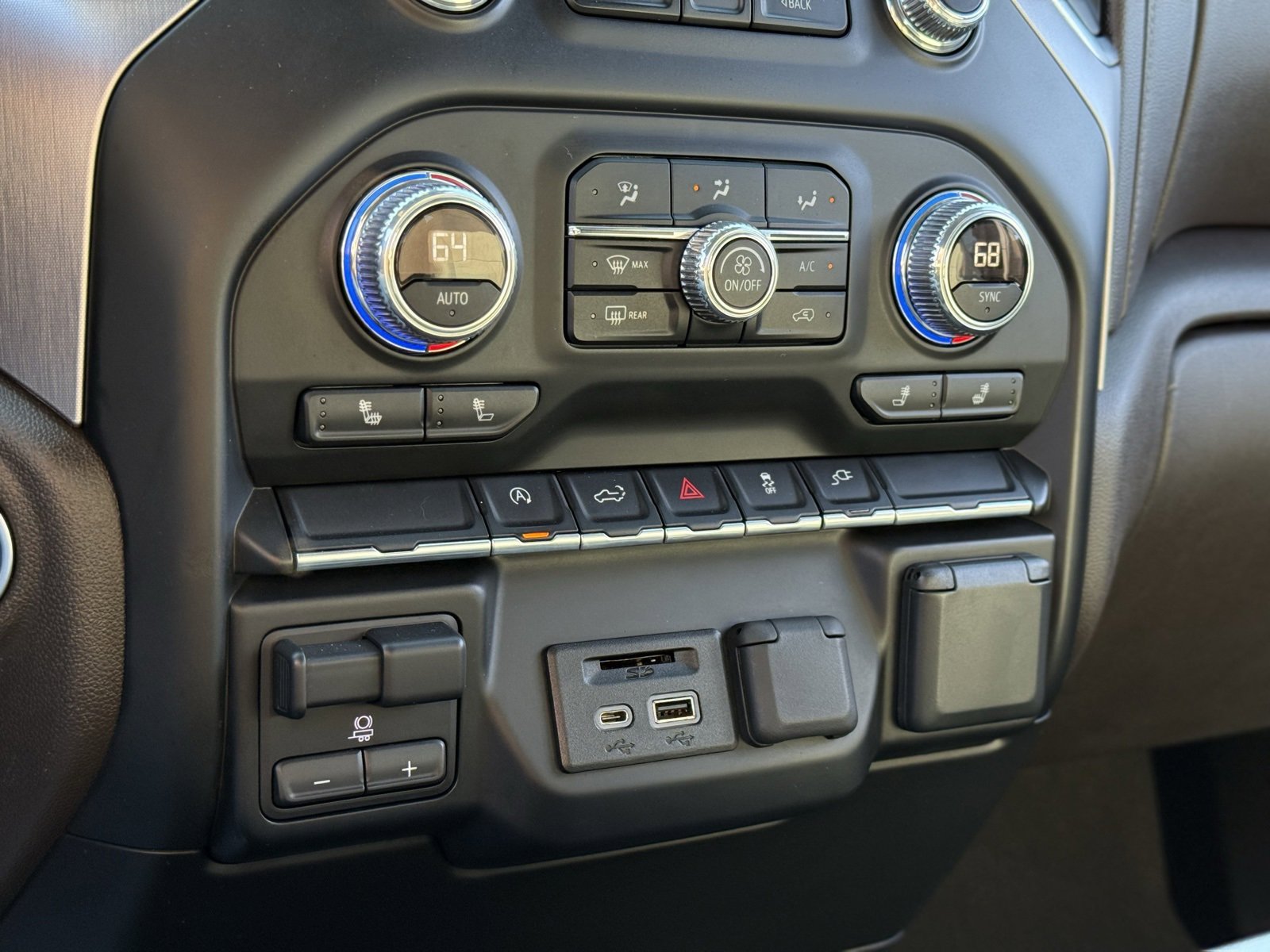 Used 2019 GMC Sierra 1500 SLE w/ SLE Value Package image 23