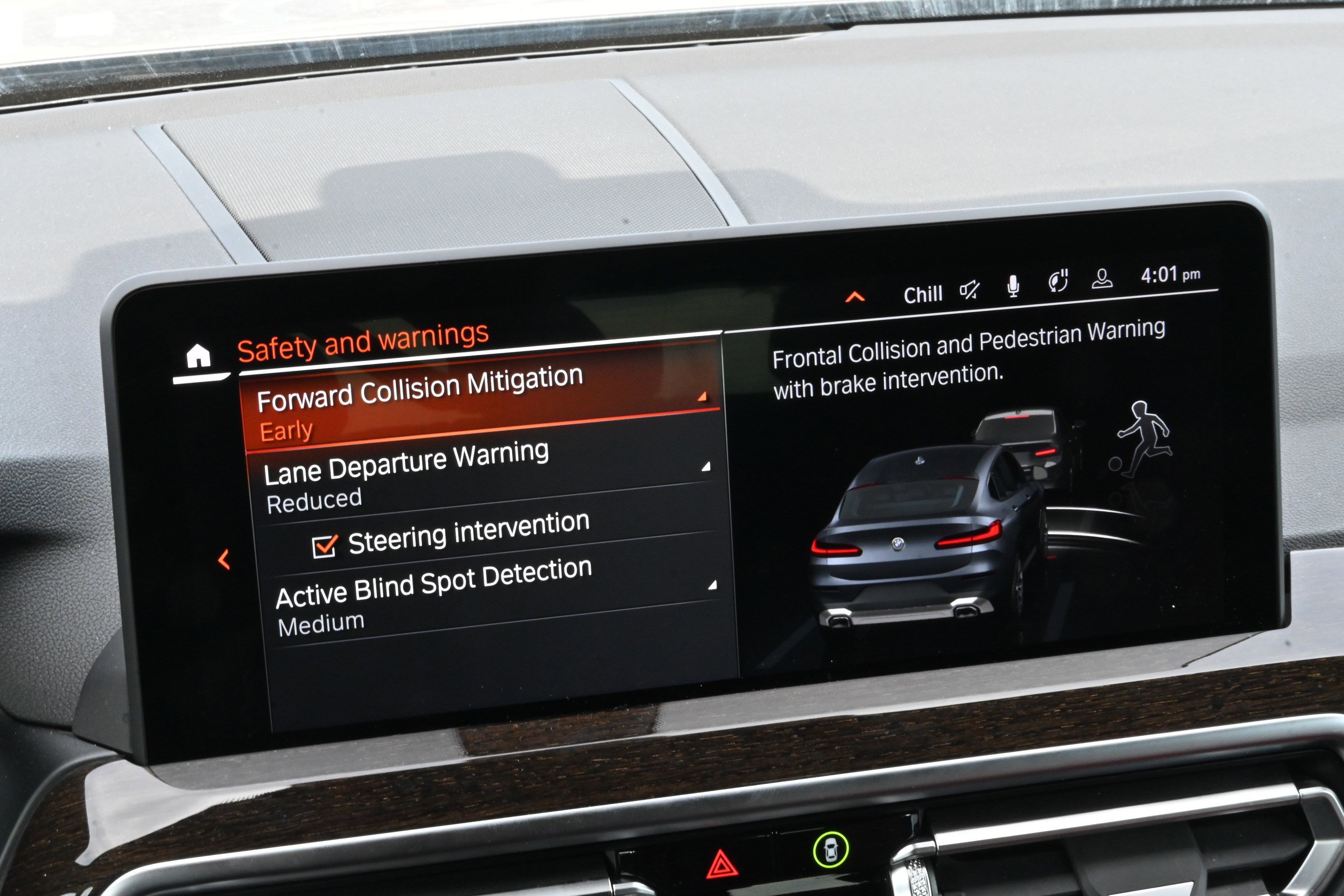 Certified 2025 BMW X4 xDrive30i w/ Premium Package image 19