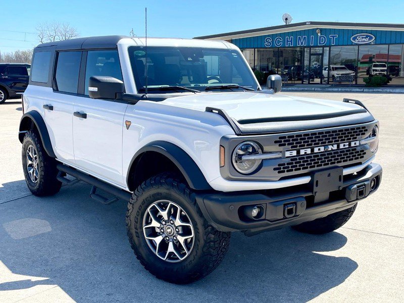 Used 2023 Ford Bronco Badlands image 2