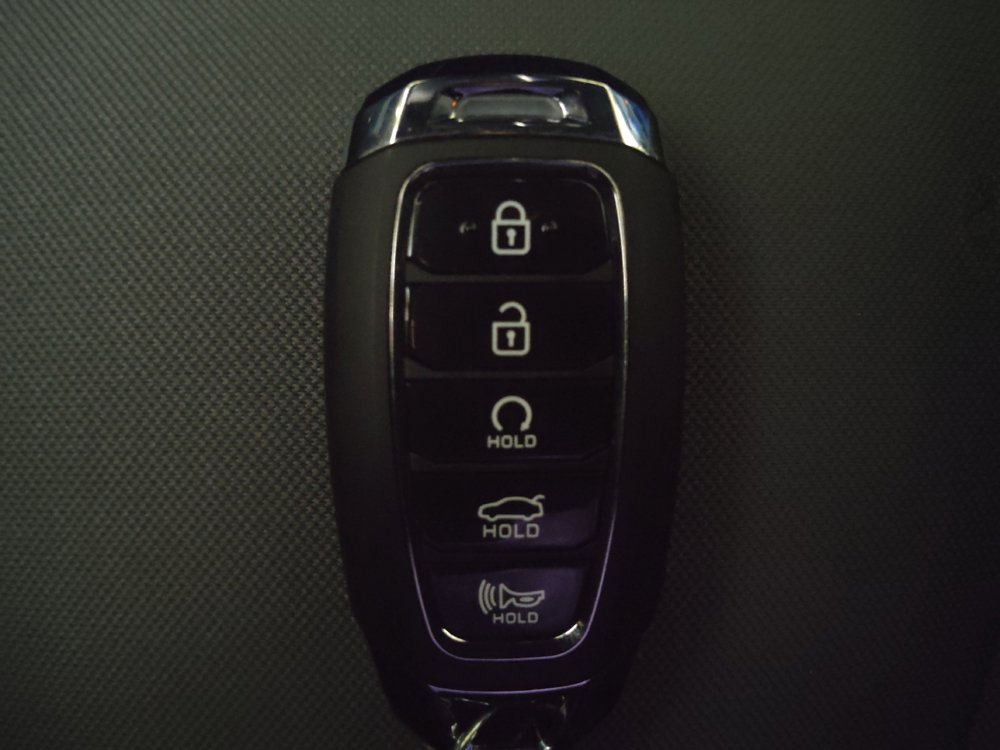 Used 2022 Hyundai Elantra SEL w/ Convenience Package FWD image 32