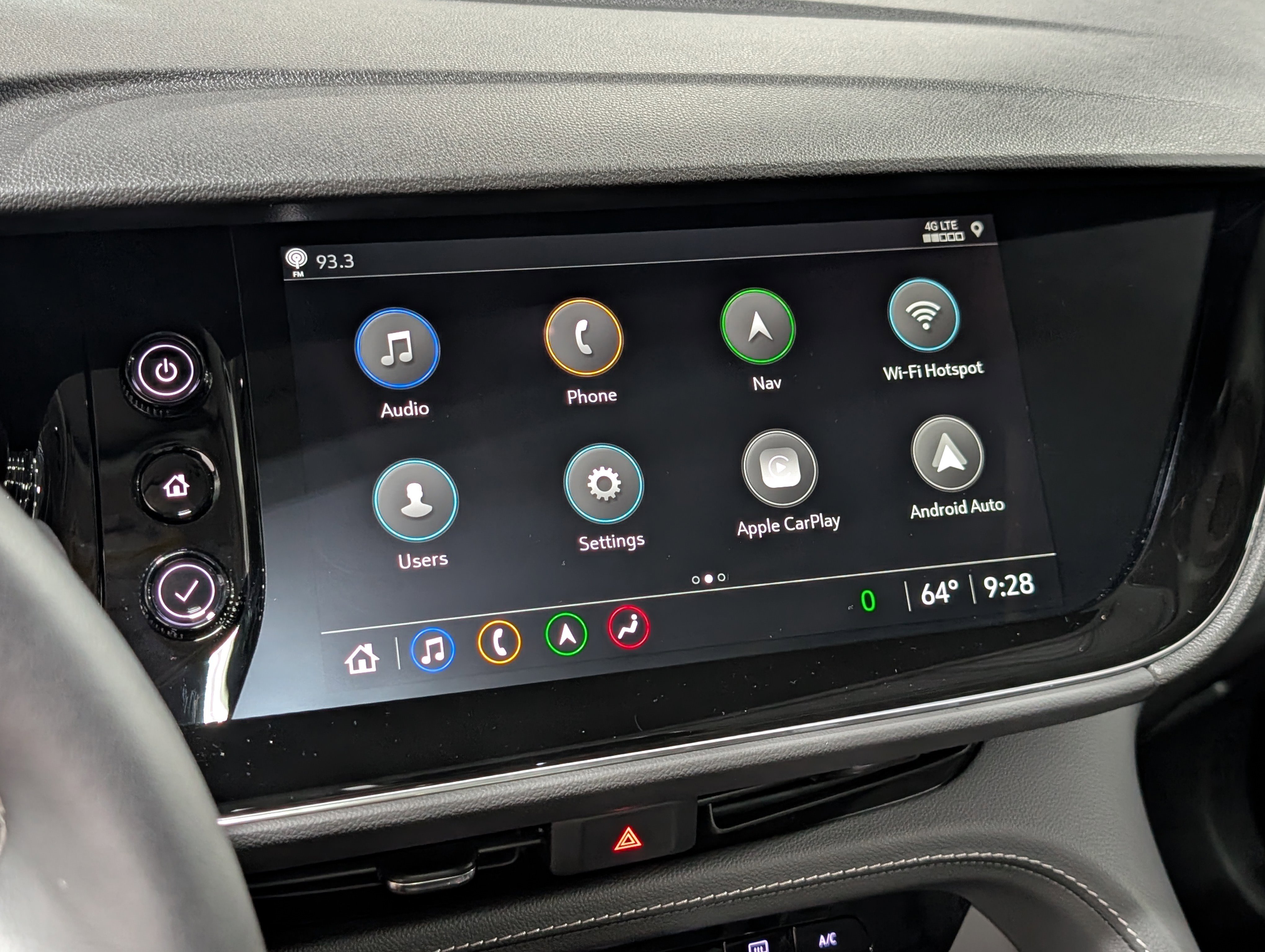 Used 2023 Buick Envision Avenir image 18