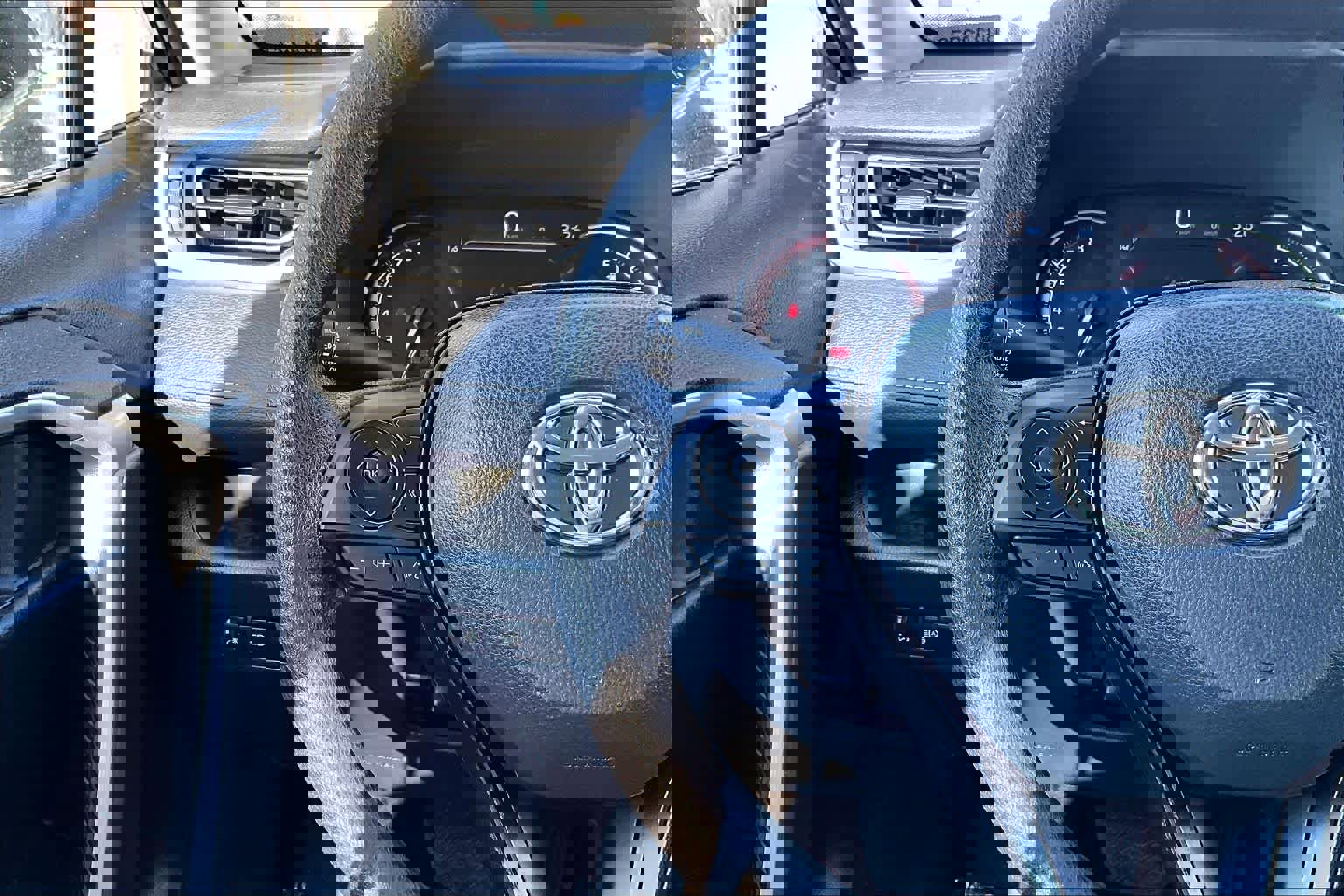 Used 2023 Toyota RAV4 XLE image 23