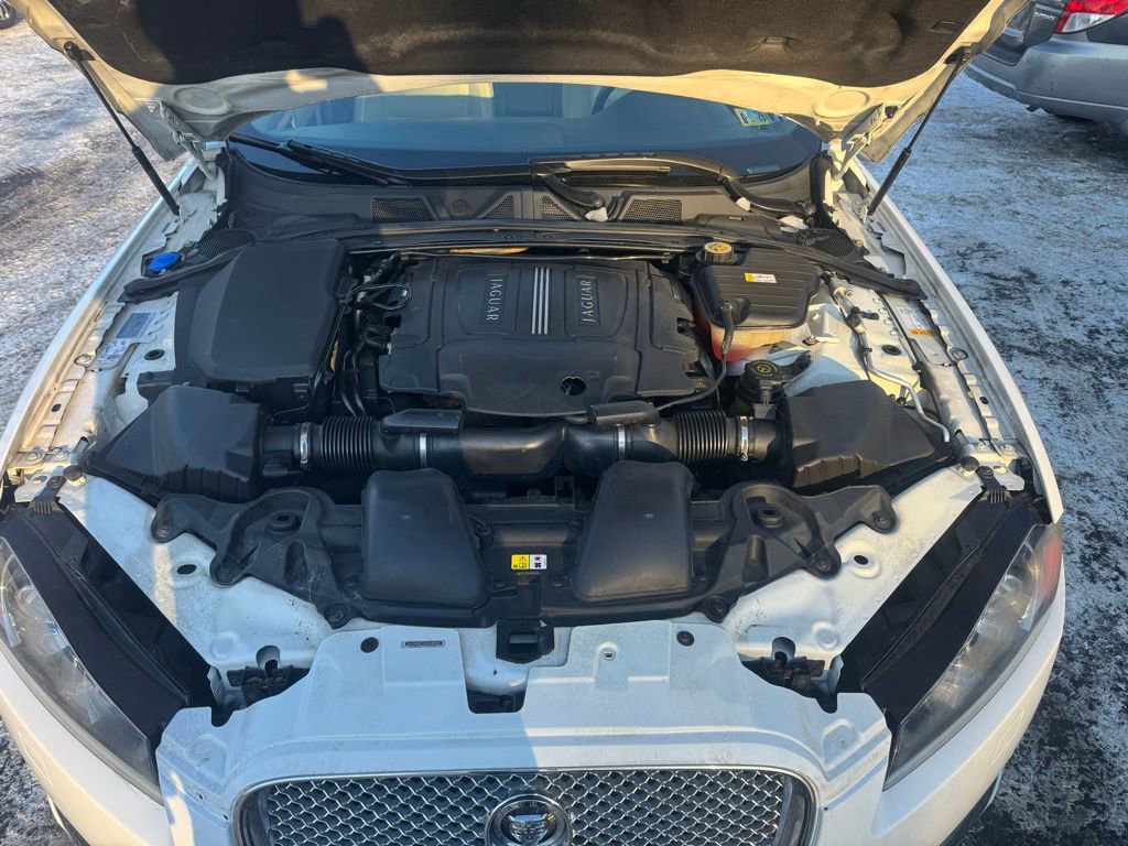 Used 2013 Jaguar XF 3.0 image 18