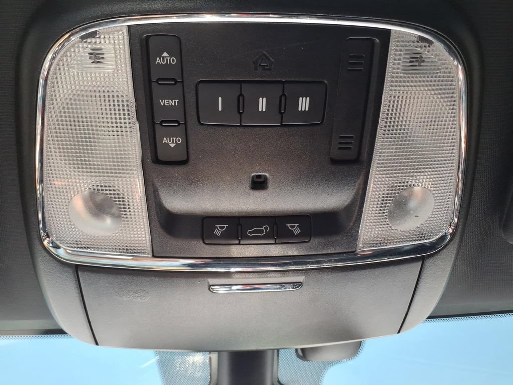 Used 2020 Jeep Grand Cherokee Altitude RWD image 28