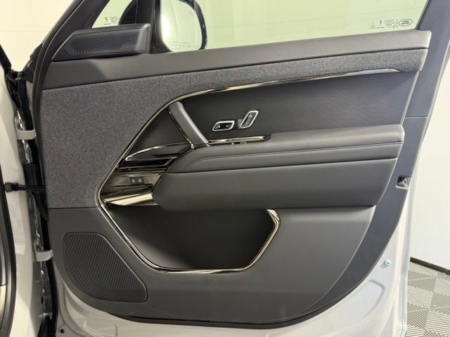 Certified 2025 Land Rover Range Rover Sport Dynamic SE AWD/4WD image 20