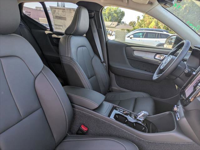 New 2026 Volvo XC40 B5 Ultra w/ Climate Package image 14