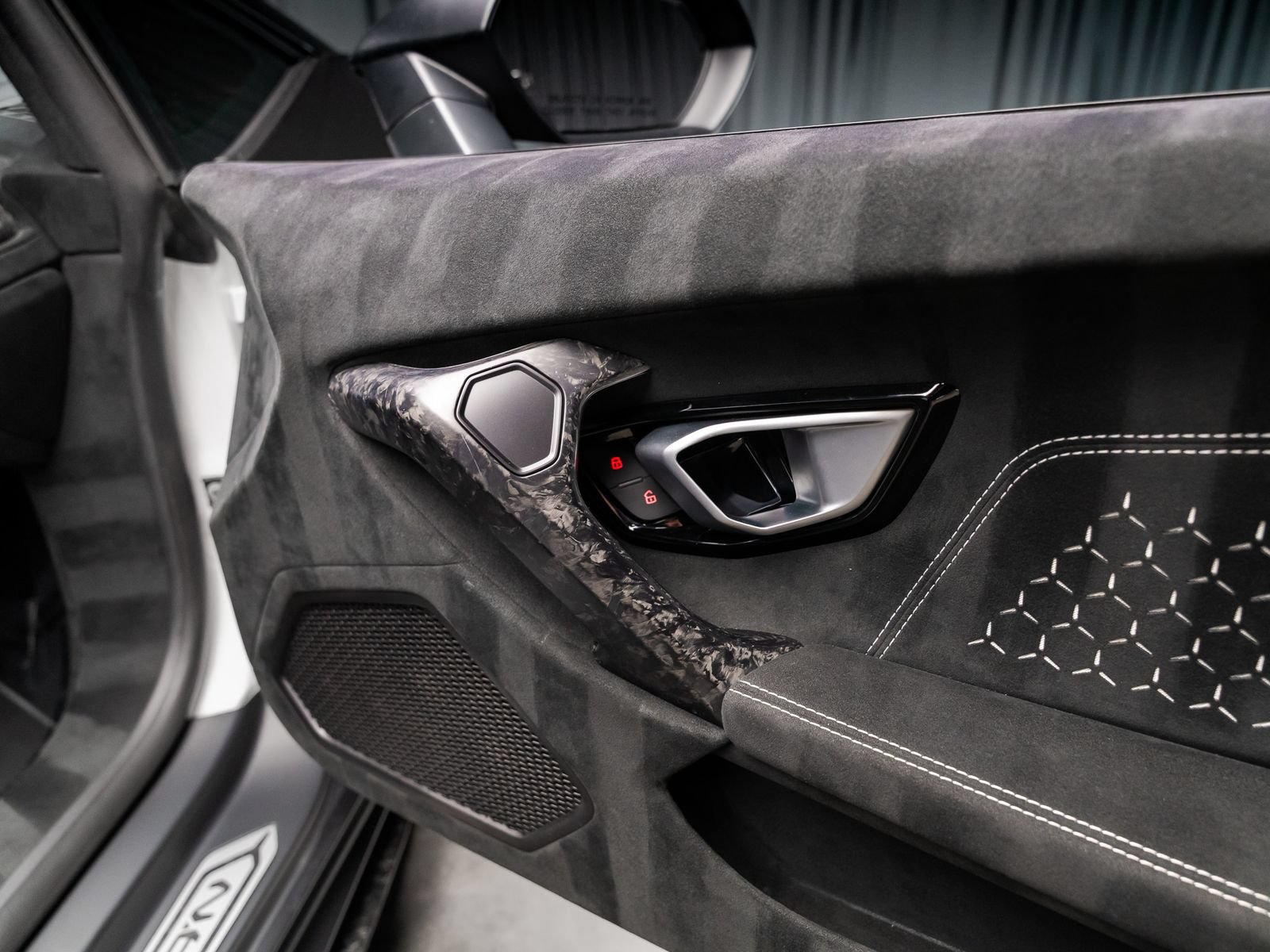 Used 2018 Lamborghini Huracan Performante AWD/4WD image 74
