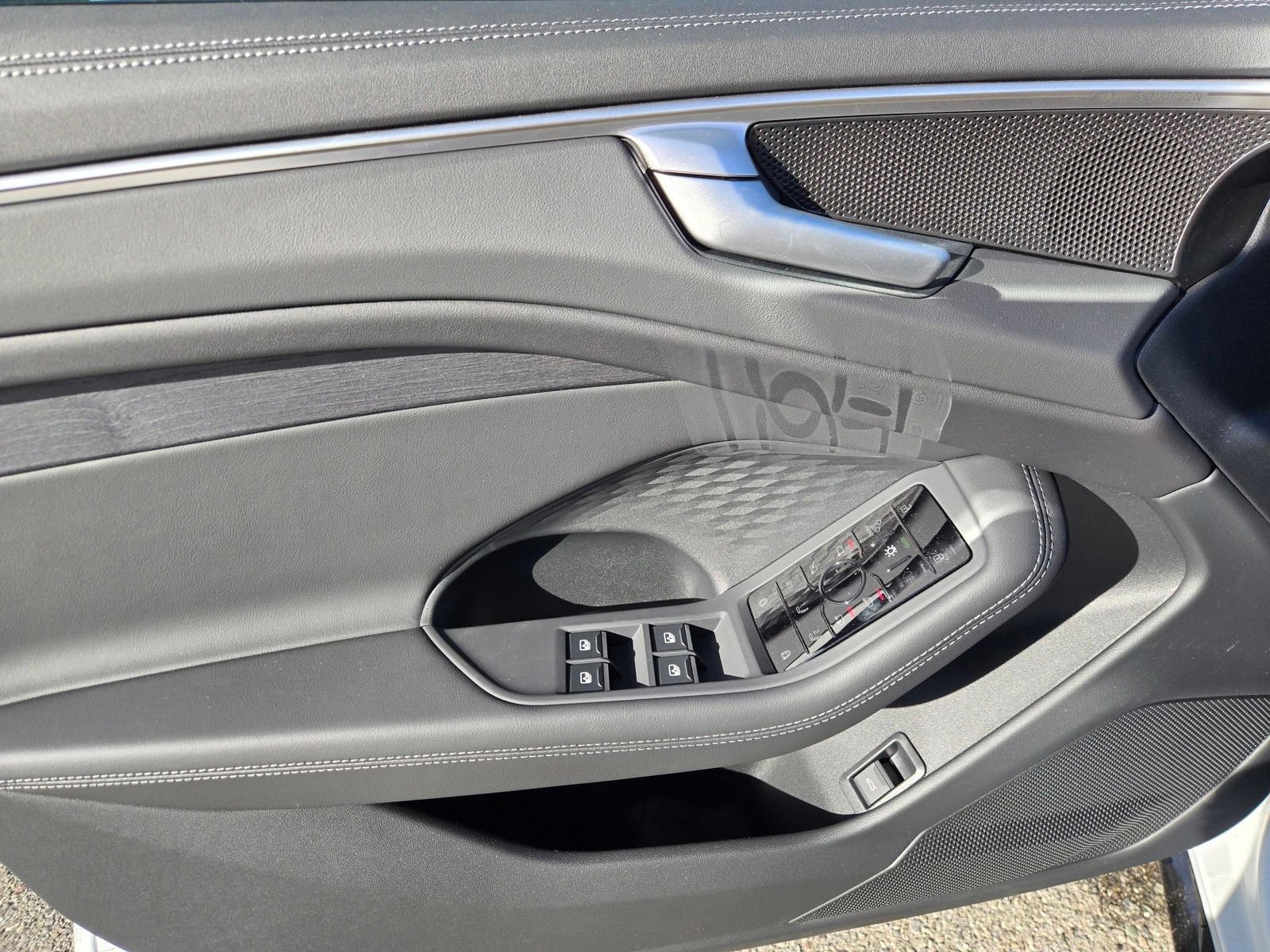 New 2026 Audi A6 Premium Plus AWD/4WD image 18