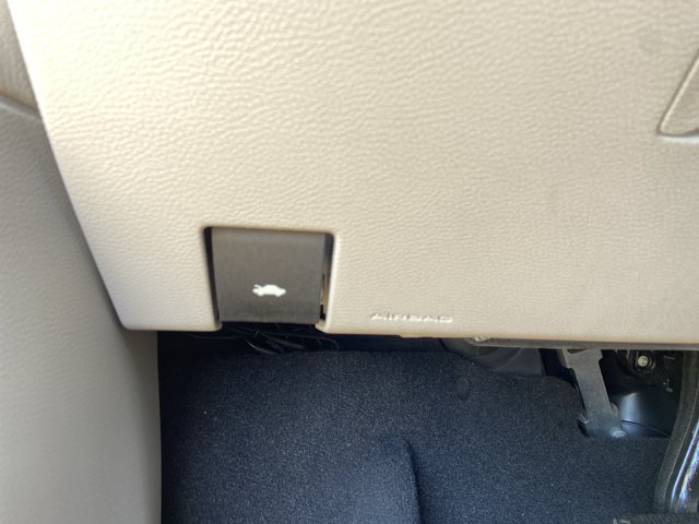 Used 2023 Chrysler Voyager LX FWD image 43