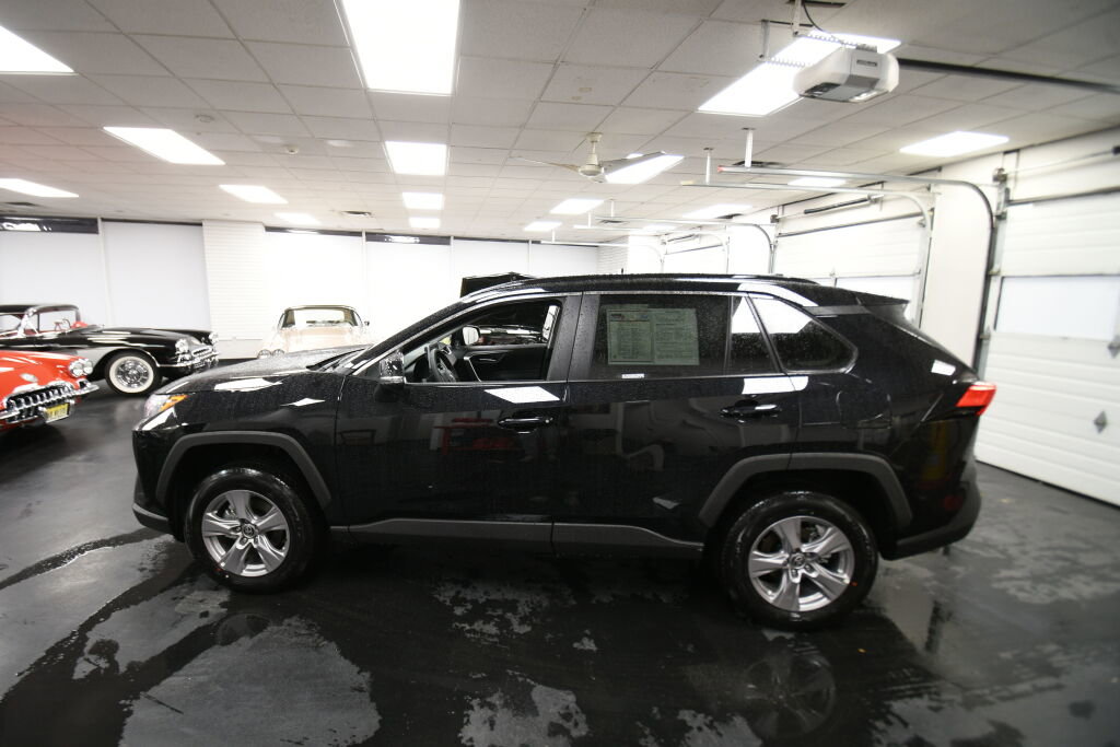 Used 2025 Toyota RAV4 XLE image 4