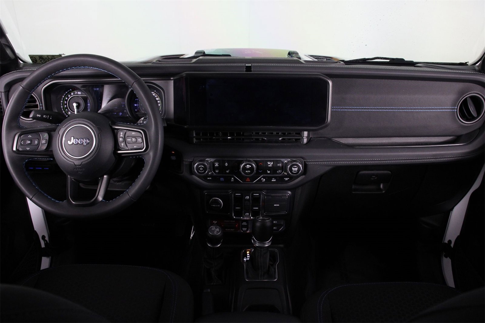 Used 2024 Jeep Wrangler Unlimited Rubicon 4xe w/ Technology Group image 7