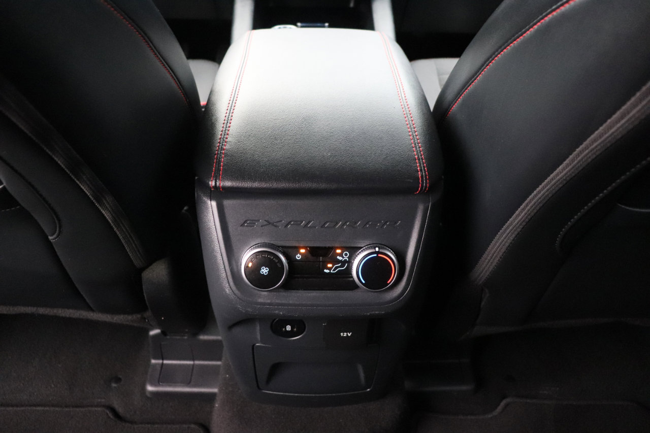 Used 2025 Ford Explorer ST-Line image 22