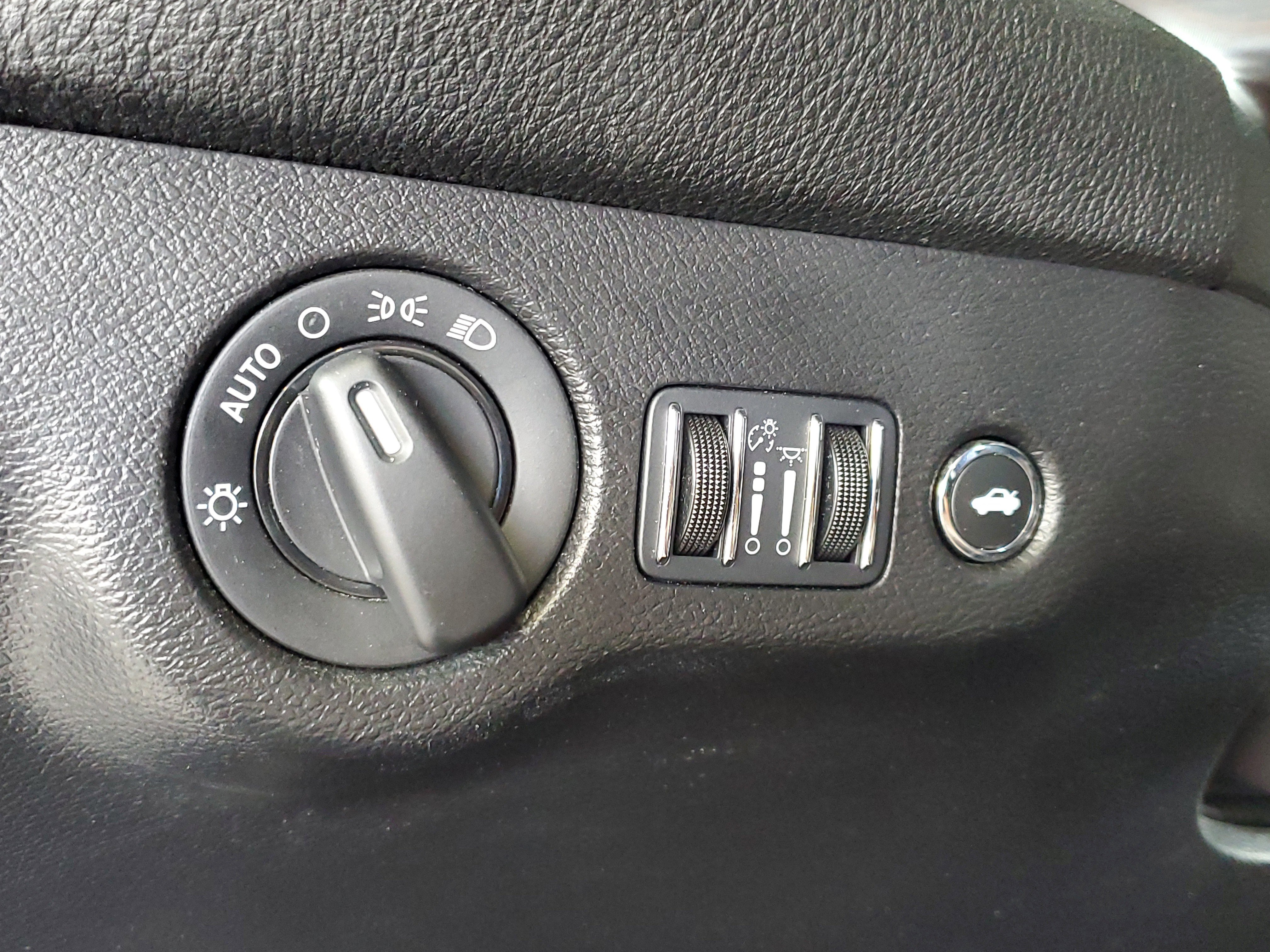 Certified 2023 Dodge Challenger SXT image 17