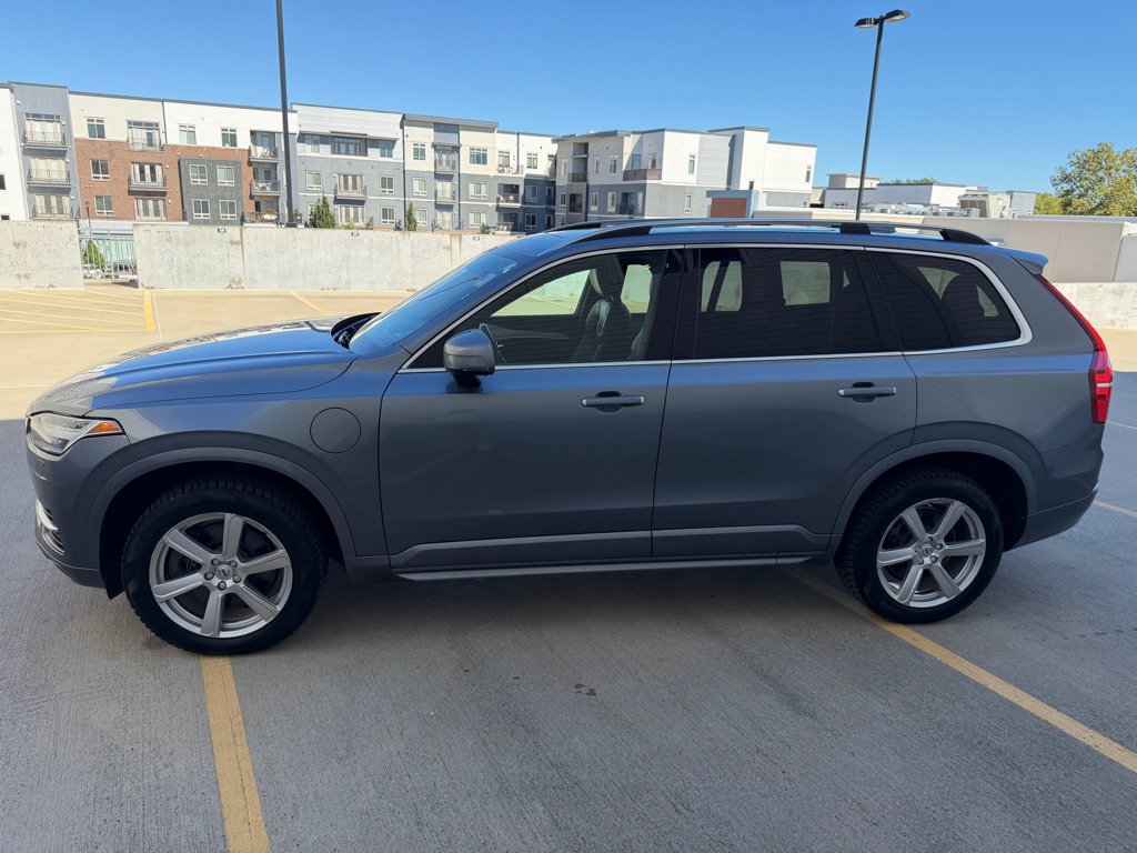 Used 2016 Volvo XC90 T8 Momentum w/ Vision Package AWD/4WD image 5