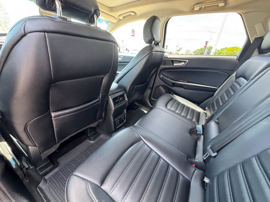 Used 2019 Ford Edge SEL w/ Equipment Group 201A AWD/4WD image 24