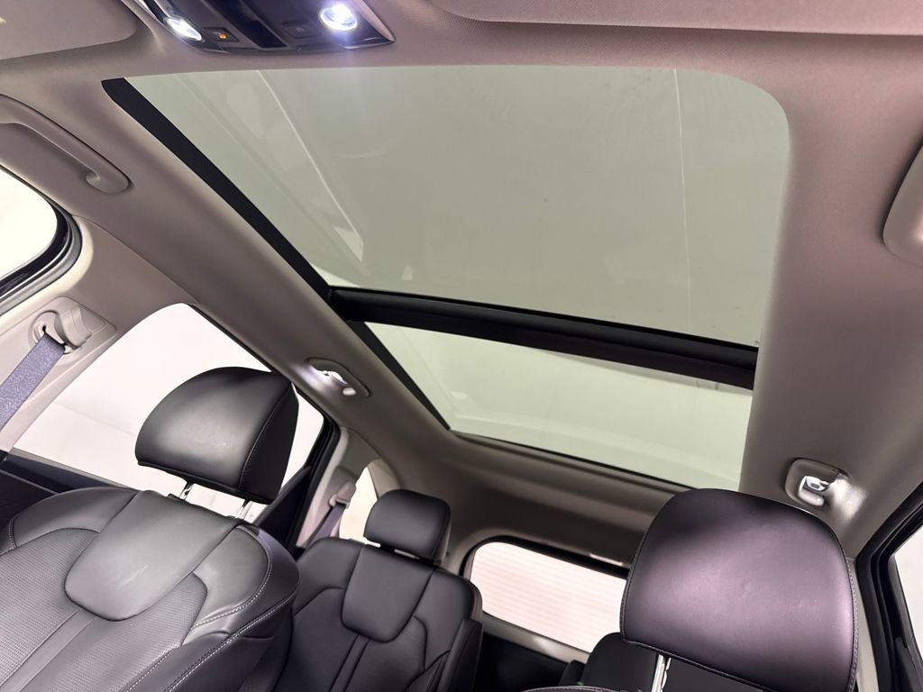 Used 2025 Kia Sorento SX image 21