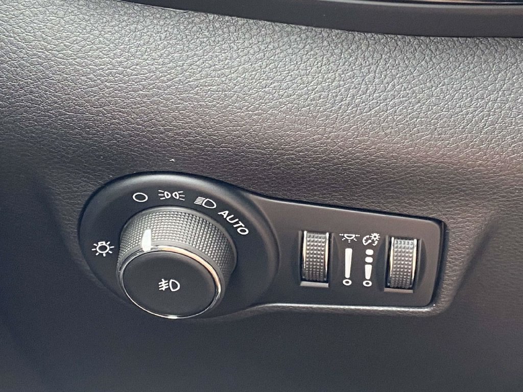 New 2026 Jeep Compass Latitude AWD/4WD image 29