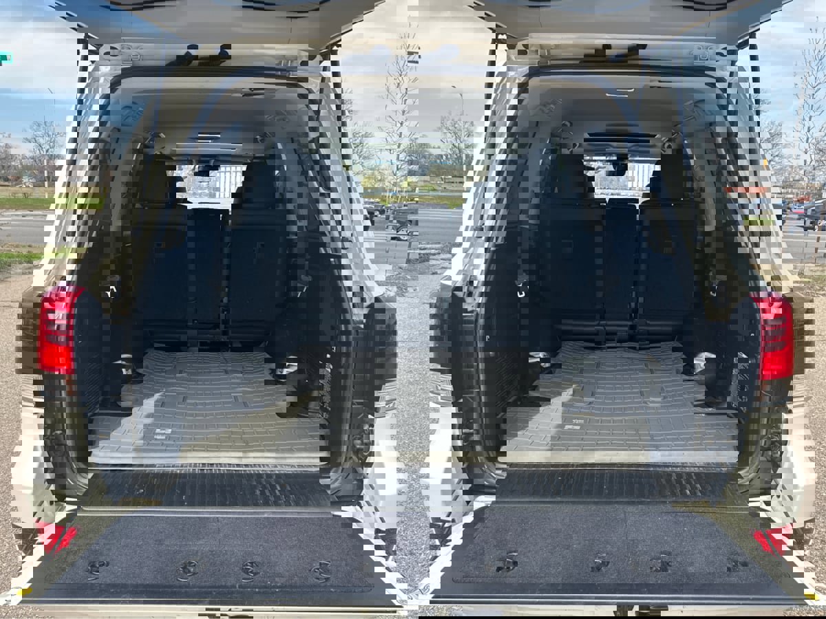 Used 2018 Toyota Land Cruiser image 14