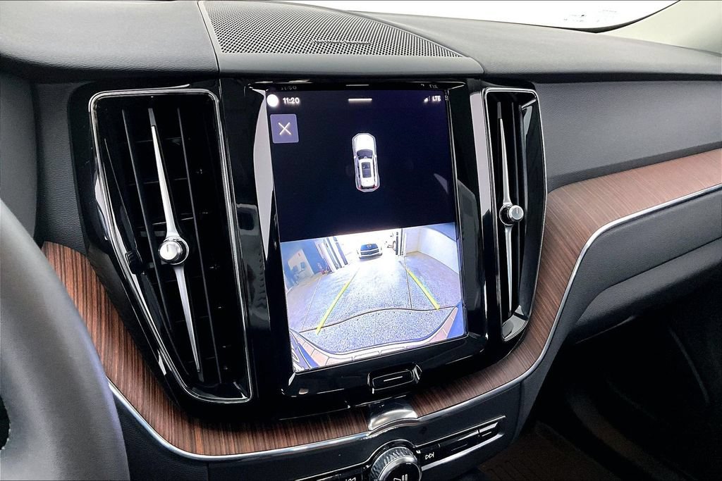 Certified 2023 Volvo XC60 B5 Plus AWD/4WD image 28