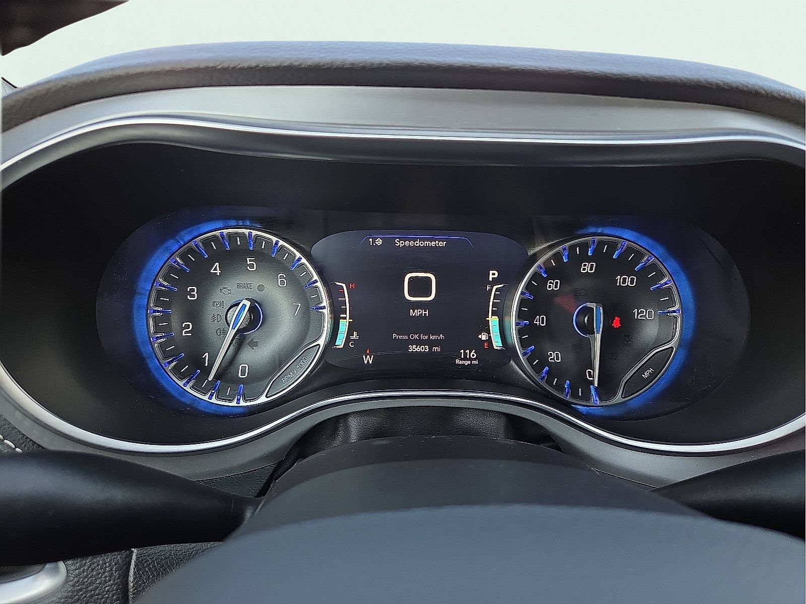 Used 2025 Chrysler Pacifica Limited FWD image 23