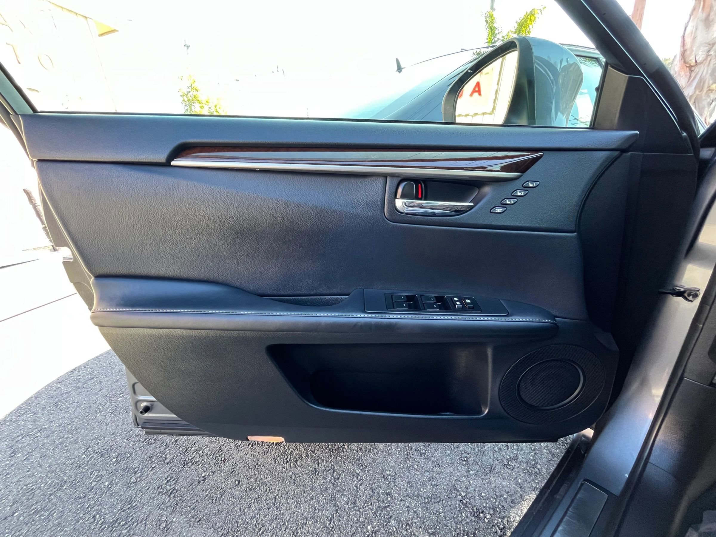 Used 2013 Lexus ES 350 w/ Premium Pkg image 9