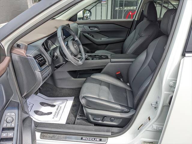 Used 2023 Nissan Rogue SV w/ SV Premium Package AWD/4WD image 9
