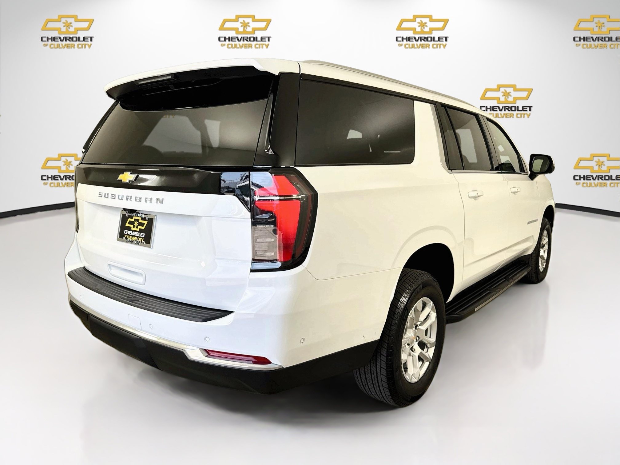 Used 2026 Chevrolet Suburban LS AWD/4WD image 8
