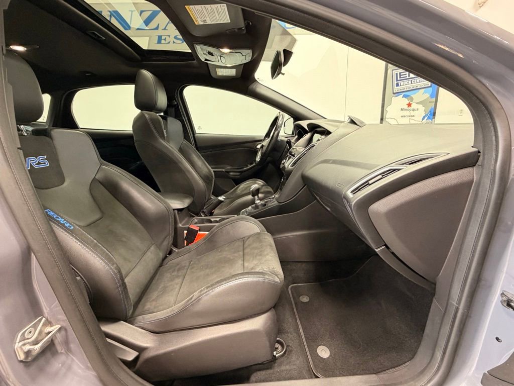 Used 2017 Ford Focus RS AWD/4WD image 12