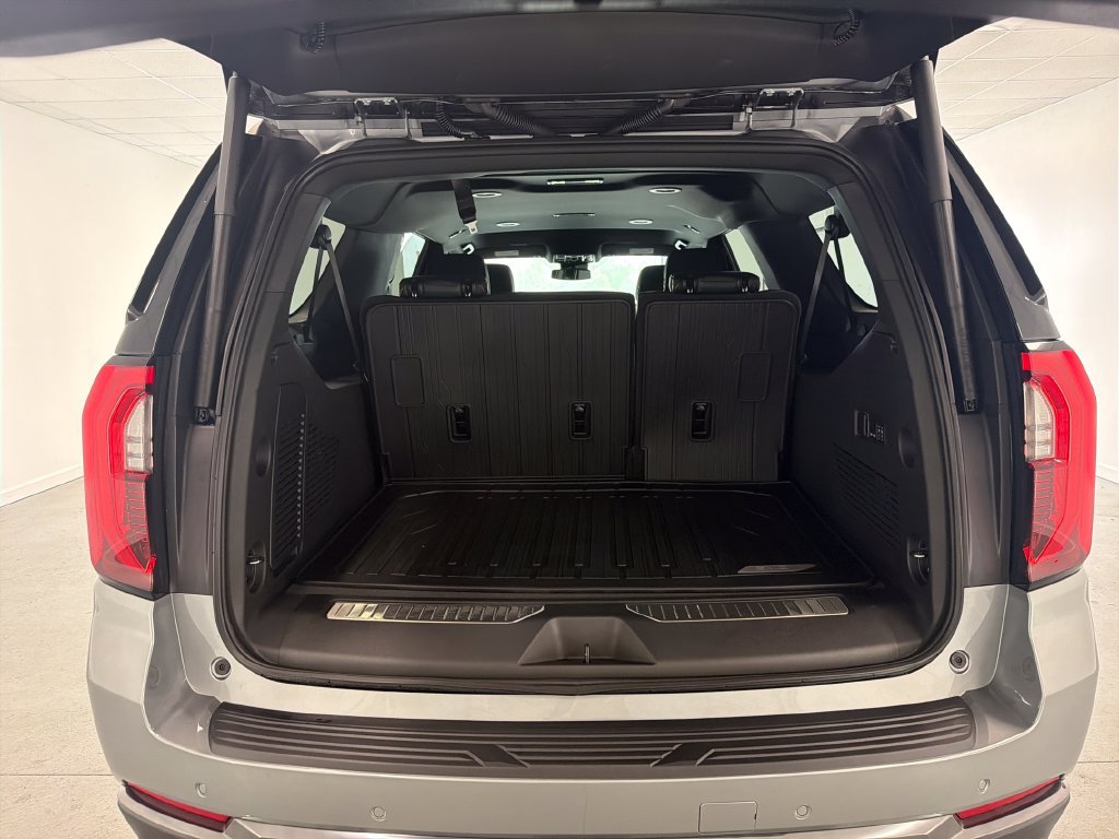 New 2026 GMC Yukon XL AT4 w/ LPO, Floor Liner Package AWD/4WD image 8