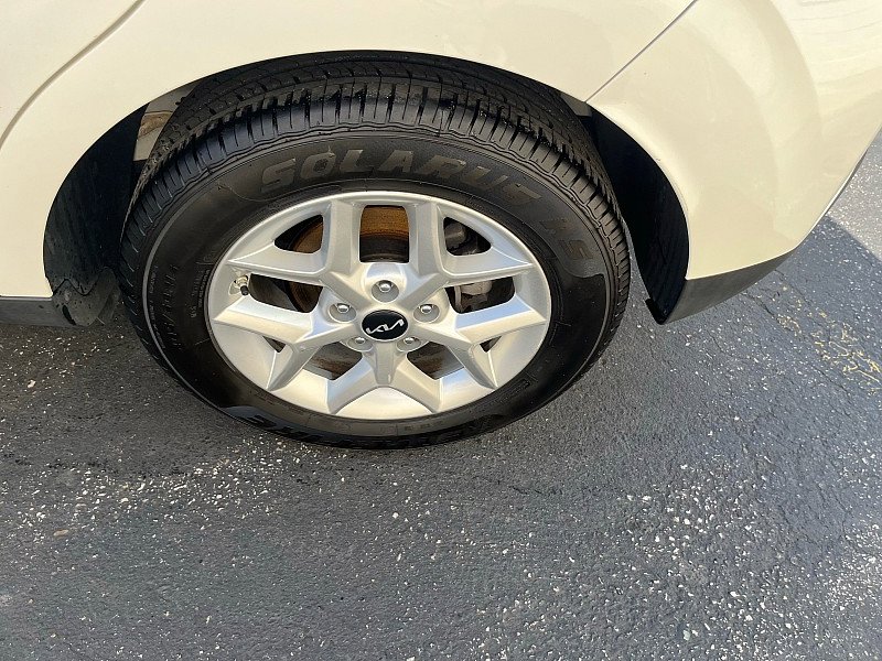 Used 2024 Kia Soul LX w/ Option Group 015 image 12