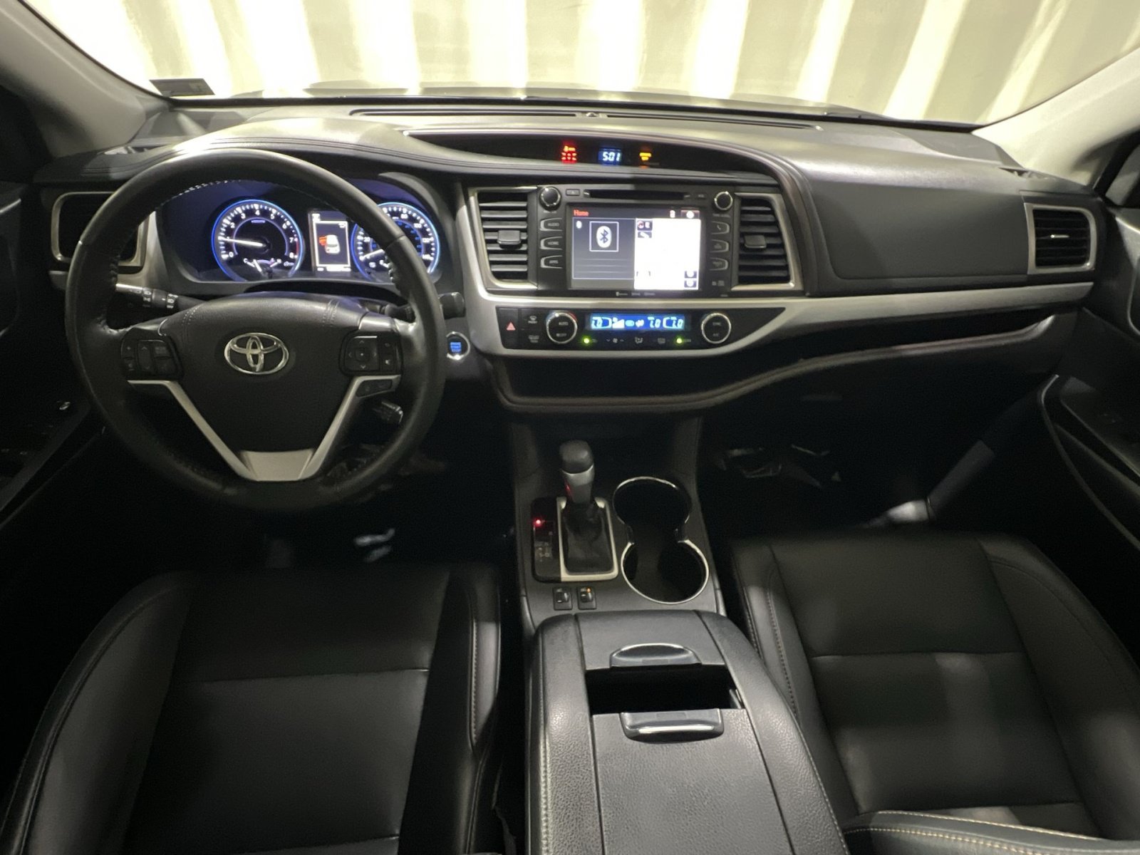 Used 2019 Toyota Highlander XLE AWD/4WD image 33