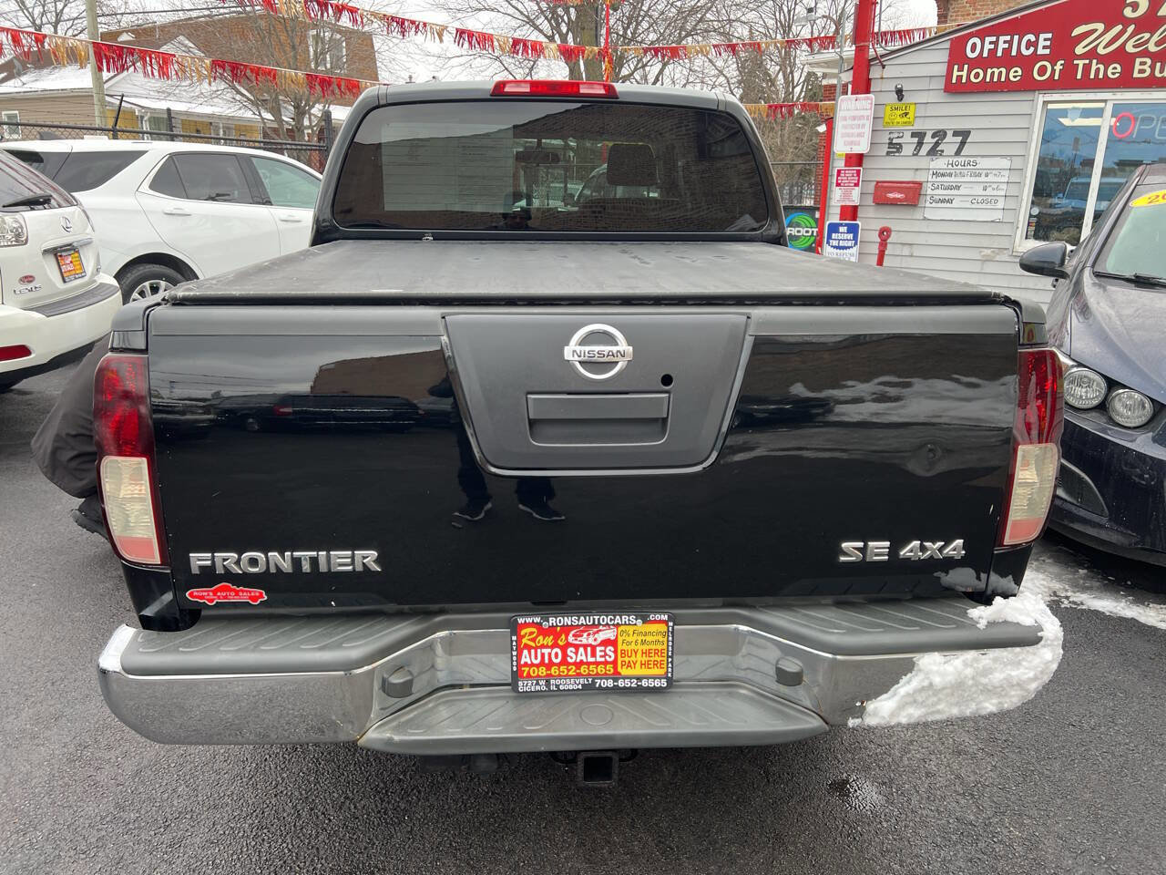 Used 2010 Nissan Frontier SE image 6
