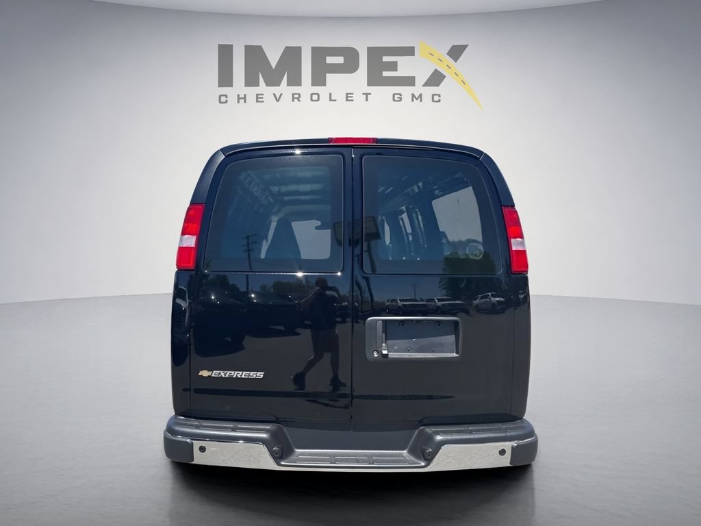 New 2026 Chevrolet Express 3500 Extended w/ Driver Convenience Package RWD image 4