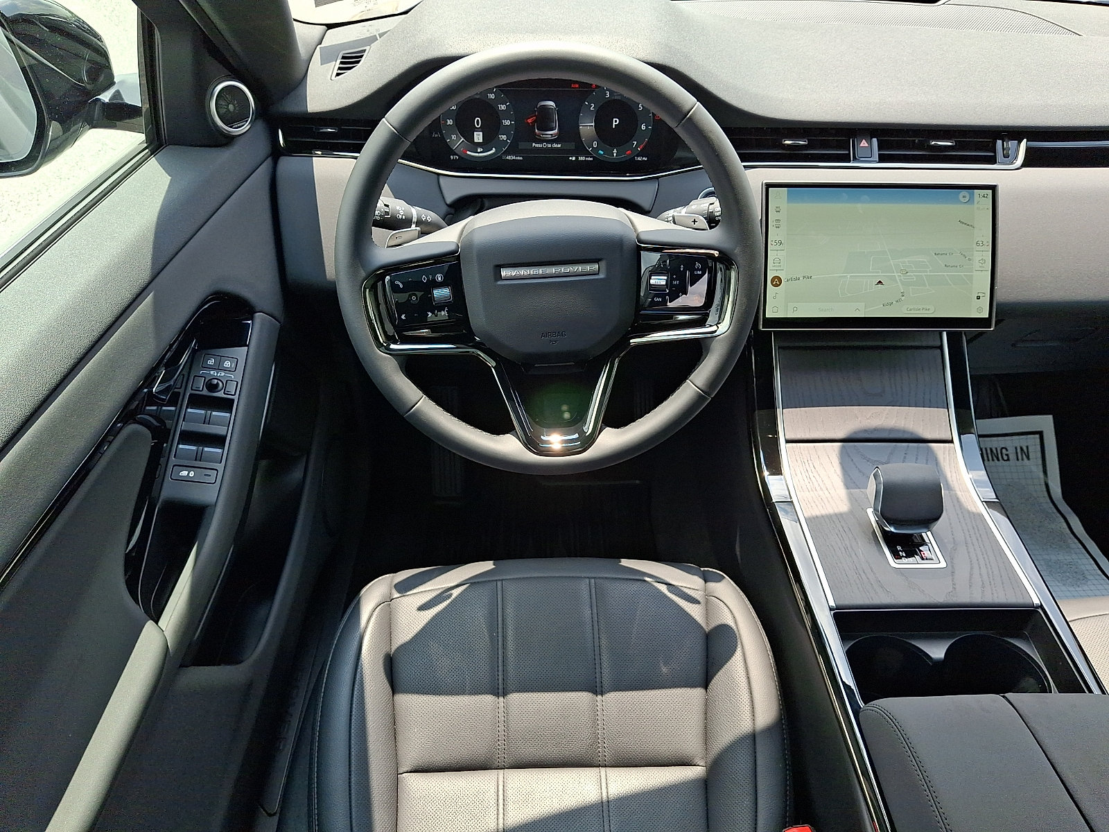 Used 2026 Land Rover Range Rover Evoque S AWD/4WD image 12