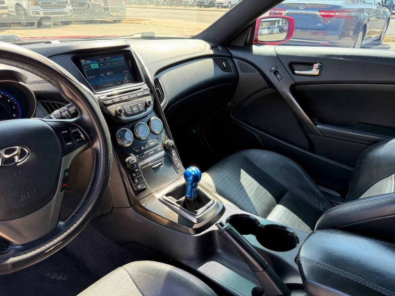 Used 2013 Hyundai Genesis 3.8 image 9