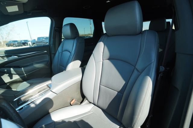 Used 2024 Buick Enclave Premium image 38