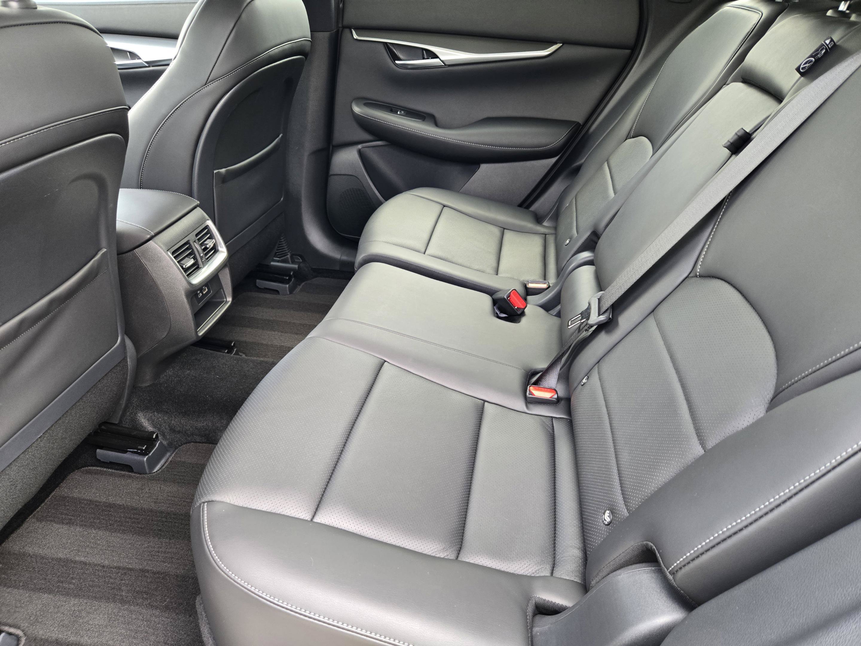 Used 2025 INFINITI QX50 Luxe AWD/4WD image 31