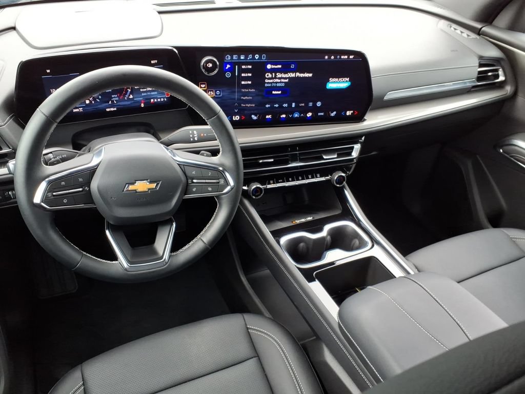 Used 2026 Chevrolet Traverse LT AWD/4WD image 5
