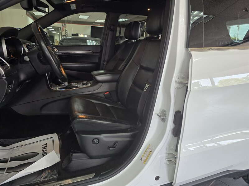 Used 2018 Jeep Grand Cherokee Limited AWD/4WD image 9