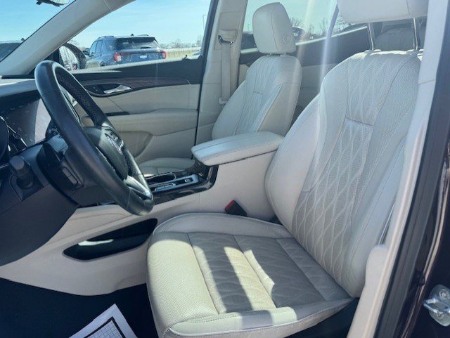 Used 2023 Buick Envision Avenir AWD/4WD image 14