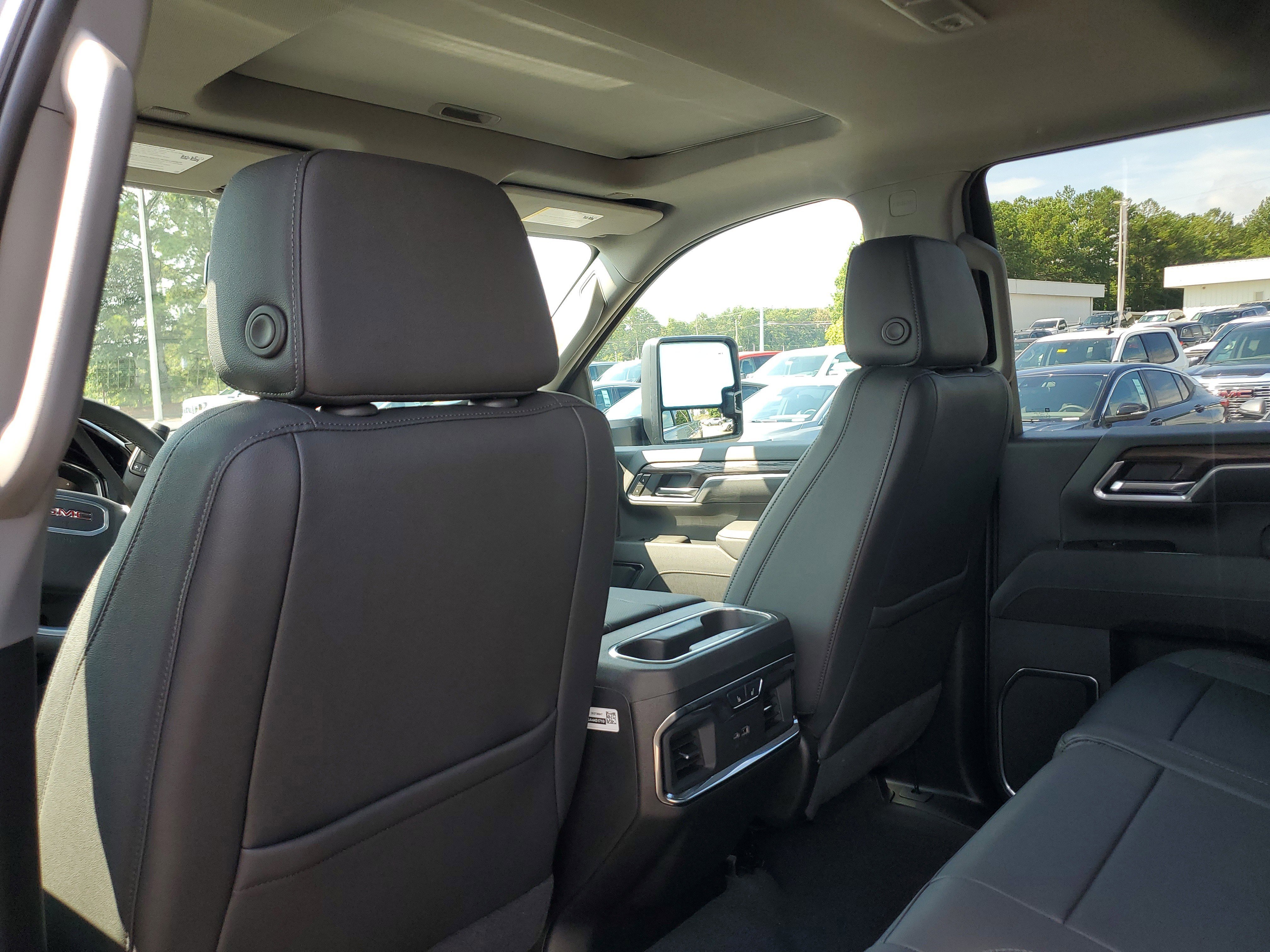 New 2025 GMC Sierra 2500 SLT w/ SLT Convenience Package image 10