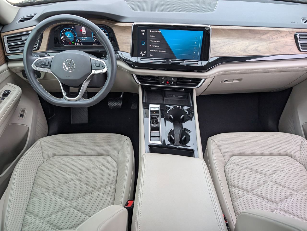 Used 2024 Volkswagen Atlas SE FWD image 9