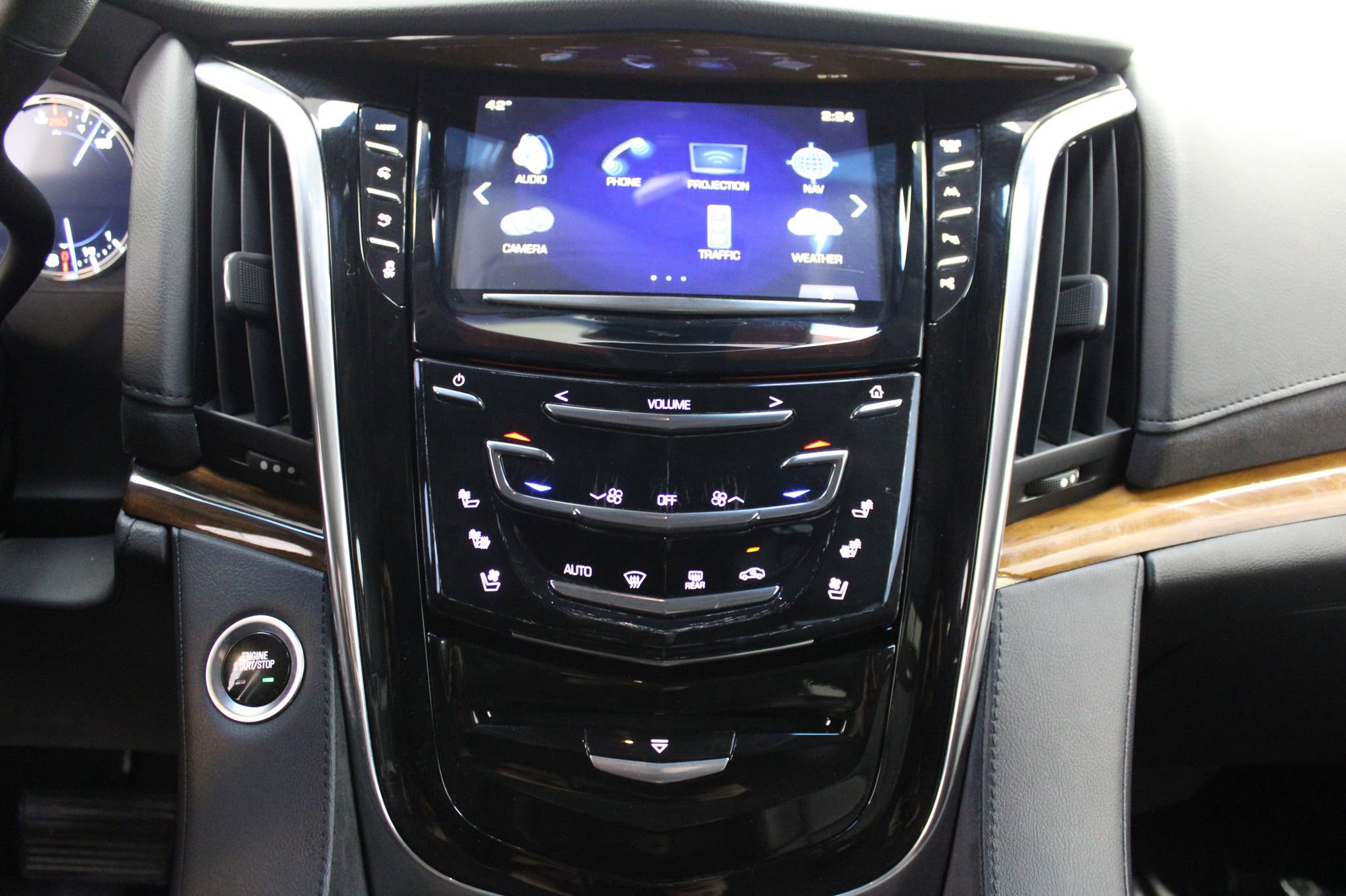 Used 2017 Cadillac Escalade ESV Luxury image 43