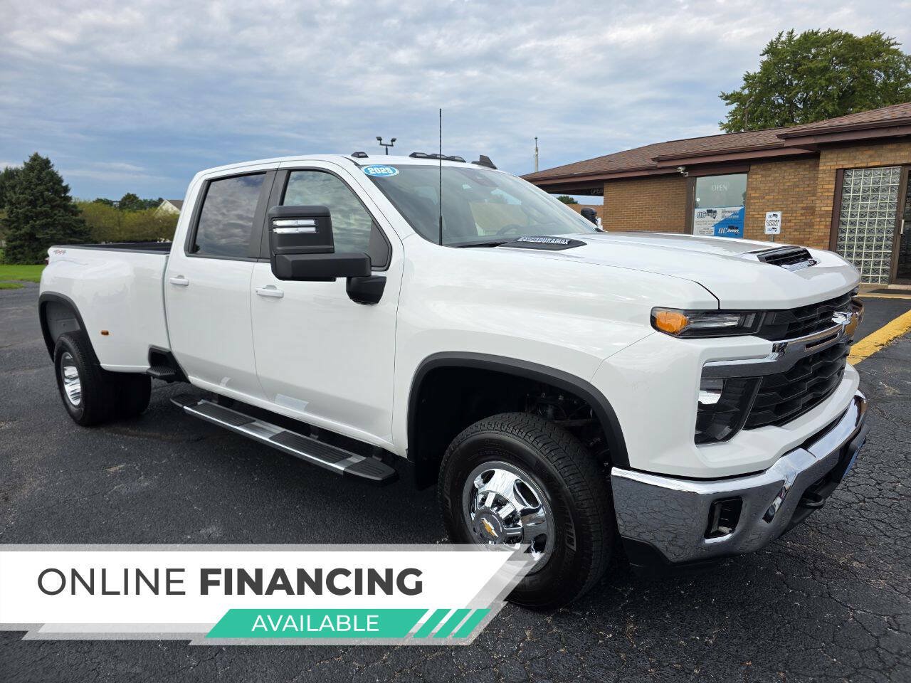 Used 2025 Chevrolet Silverado 3500 LT w/ Convenience Package AWD/4WD image 1